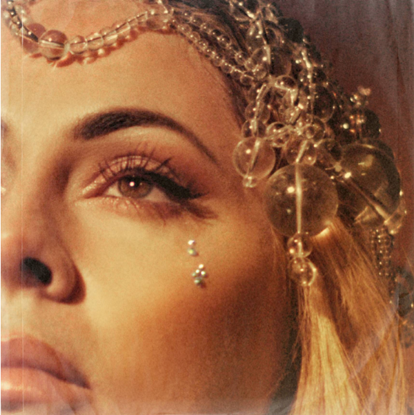 Avant-garde pop singer Empara Mi shares new single 'Crying'
