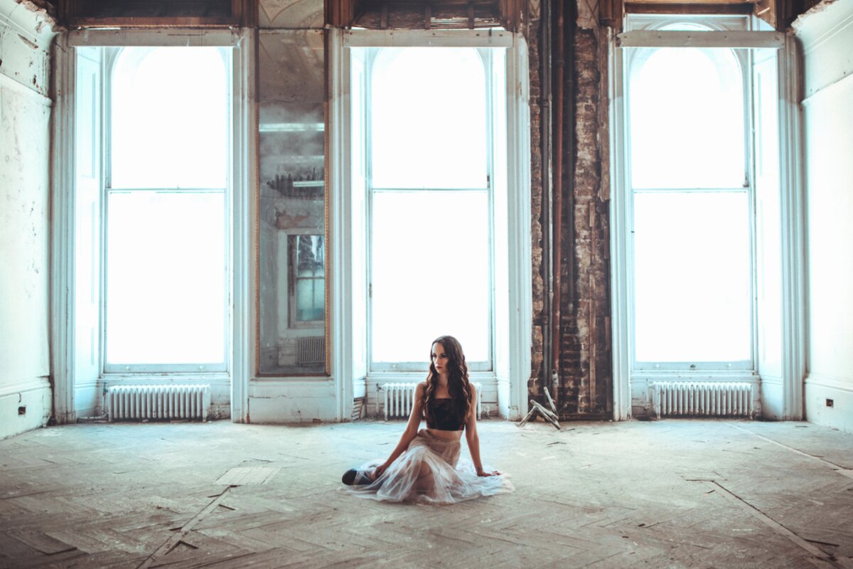 Astræa releases ethereal new single 'Don't Let Go'