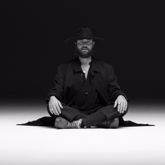 Ry X makes video for song "YaYaYa "