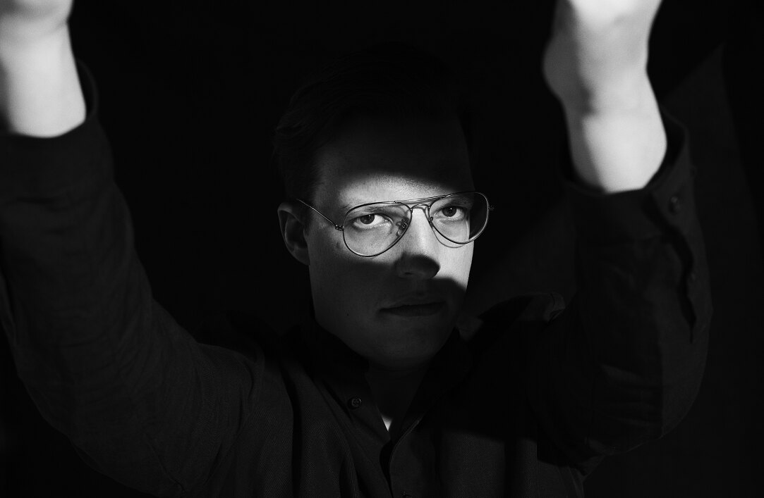 Low Hill announces single 'Drowning'