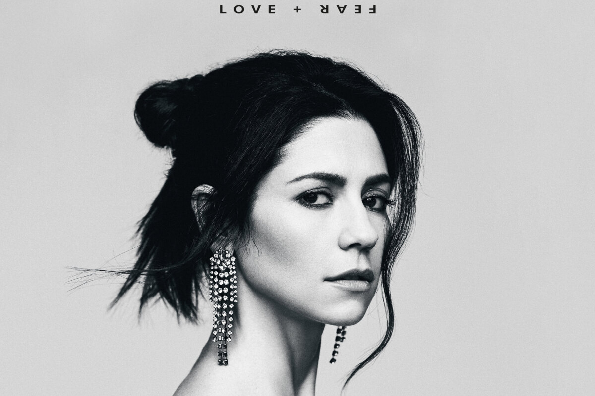 Marina stelt "Love + Fear" voor