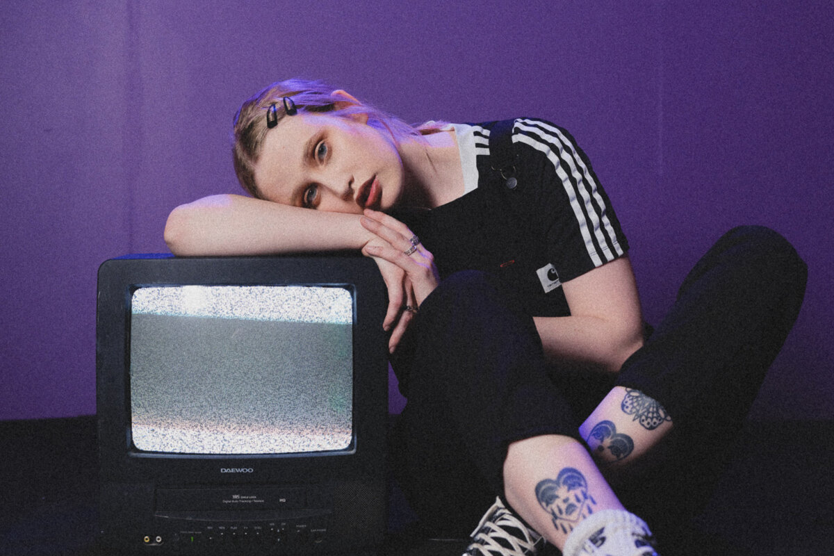 Lizzy Farrall Releases 'Barbados' EP