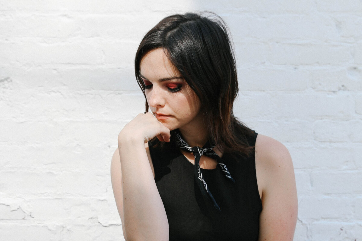 Viana Releases Music Video For Debut Single "Wine & Roses"