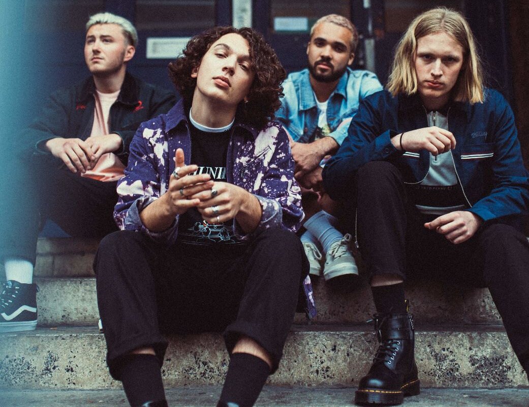 Larkins release dreamy new song 'Wallflower'