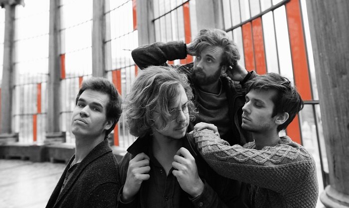 Sun Gods en Into the Mud: een rijke, warme en bloedmooie popsong.