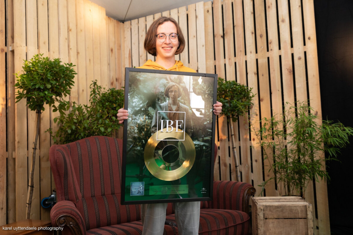 IBE ontvangt award op Crammerock voor Table Of Fools