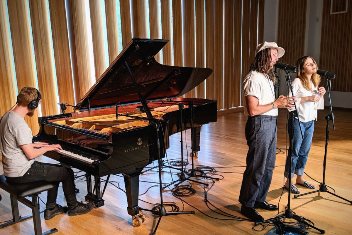 Gabrielle Aplin & JP Cooper release gorgeous 'Losing Me' piano version