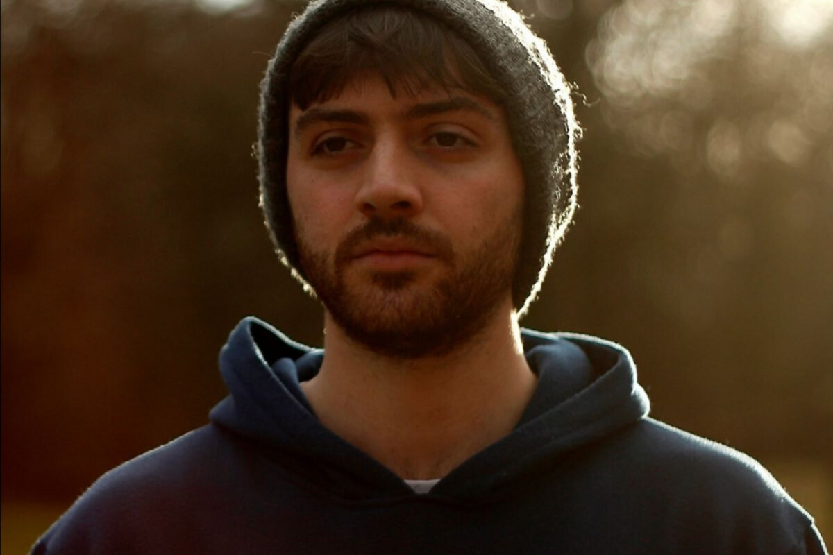 Inwards Experimental Producer Reveals Atmospheric ‘Feelings of Unreality’ Live Video