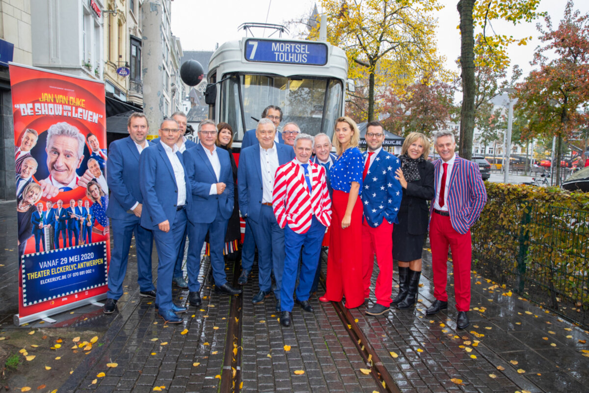 Zangeres Sofie, Leen Dendievel, Kobe Van Herwegen, Patrick Onzia en Franky Boy vervoegen Jan Van Dyke in "De show van m'n leven"