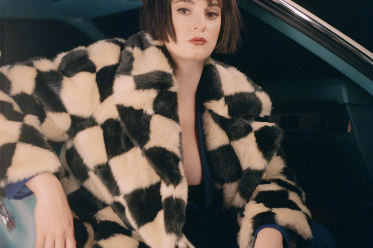 Noémie Wolfs shares stunning video of brand new song 'On The Run'