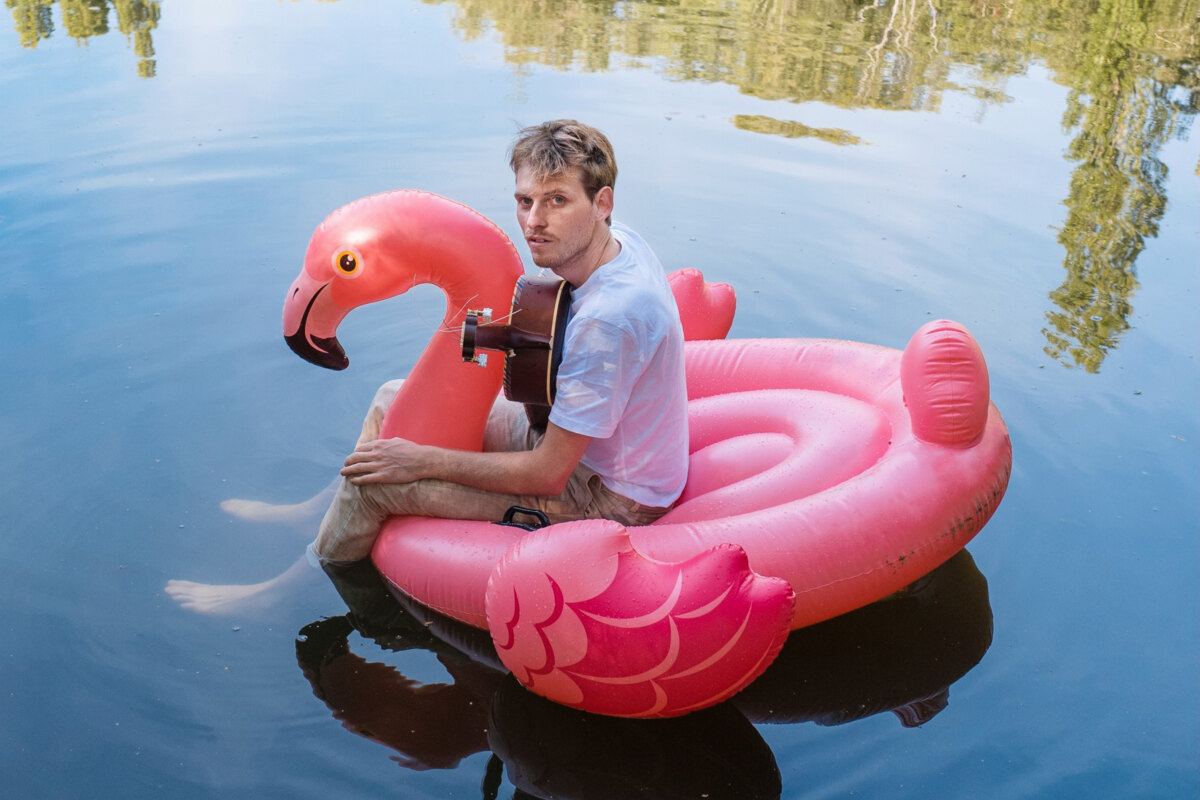Met "Easy Way Out" dropt ‘Philemon’ een teaser voor zijn debuut EP