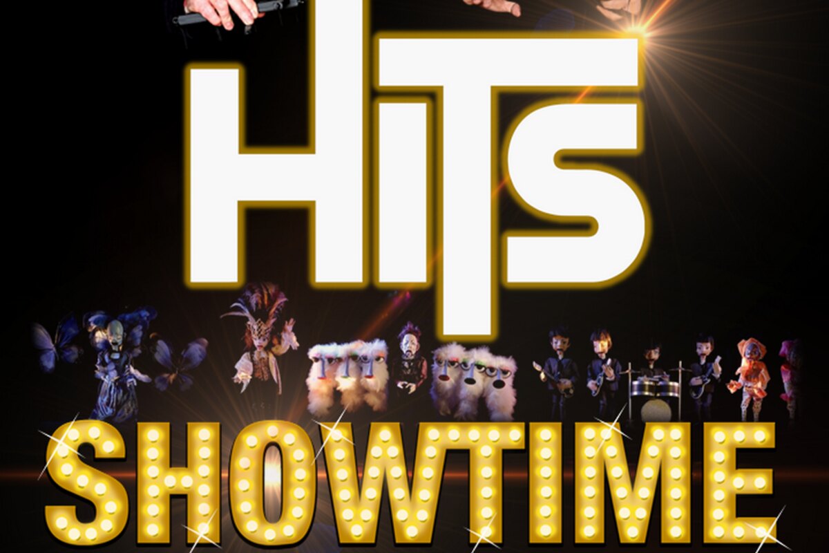 Binnenkort in het Fakkeltheater: 1 spetterende, muzikale show, 2 poppenspelers en 120 marionetten op scène in Hits showtime