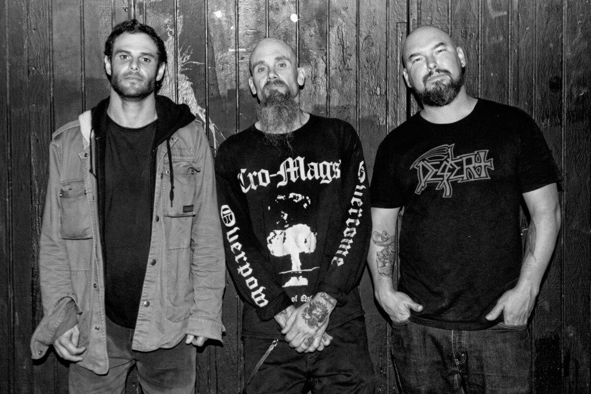 Mondo Generator first single from long-lost LP "Shooters Bible"