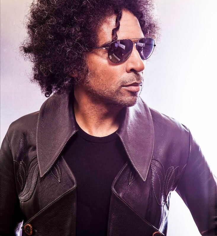 William Duvall shares brand new live video for 'Smoke And Mirrors'