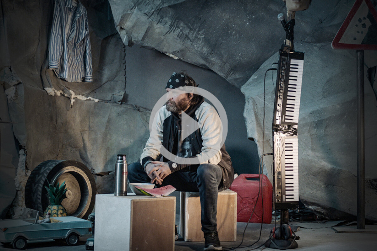 Ontdek 'No Ordinary Moments' - De nieuwe single van Admiral Freebee