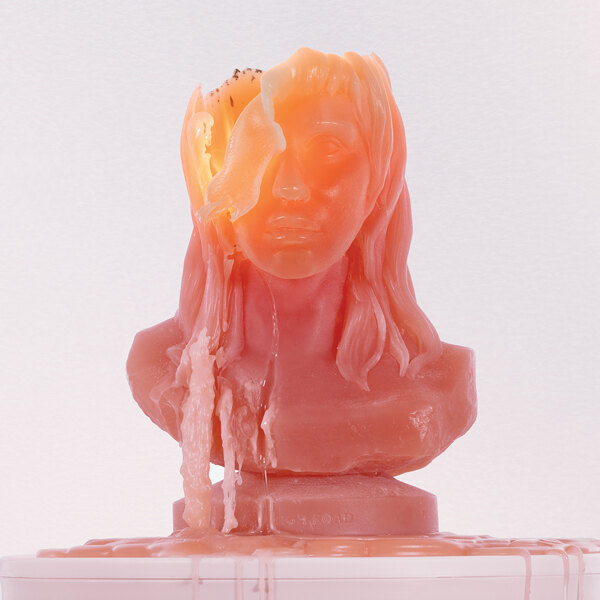 Kesha stelt "High Road" voor