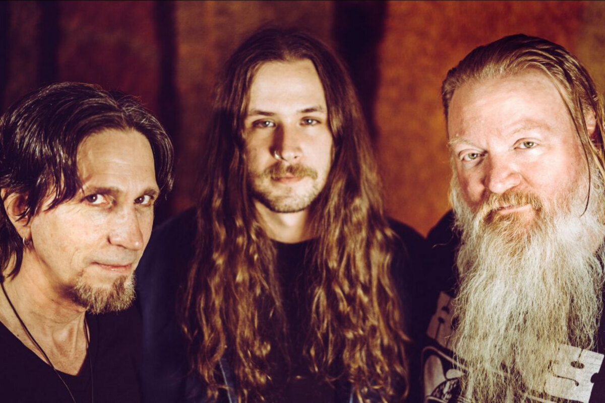 Geezer sign to HPS Records + stream new single "Dig