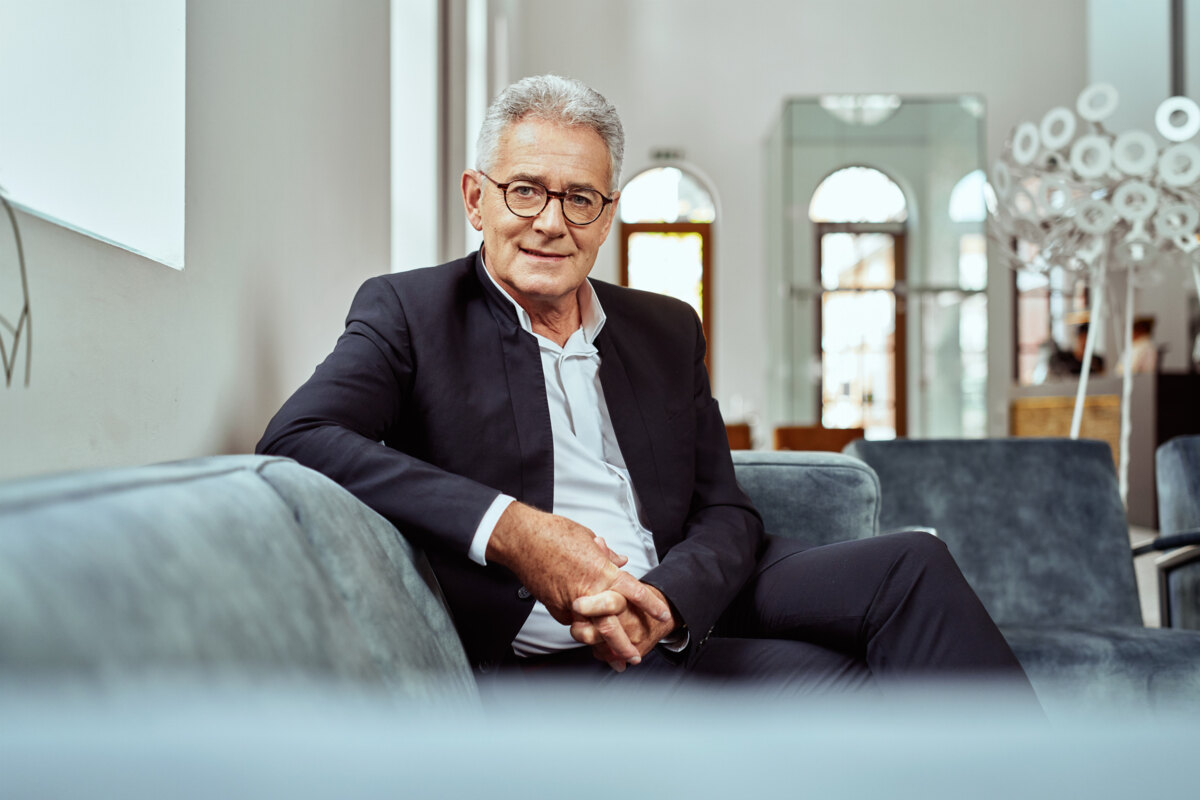 Guy Neve wordt Harry Coseman, The Voice of Strauss