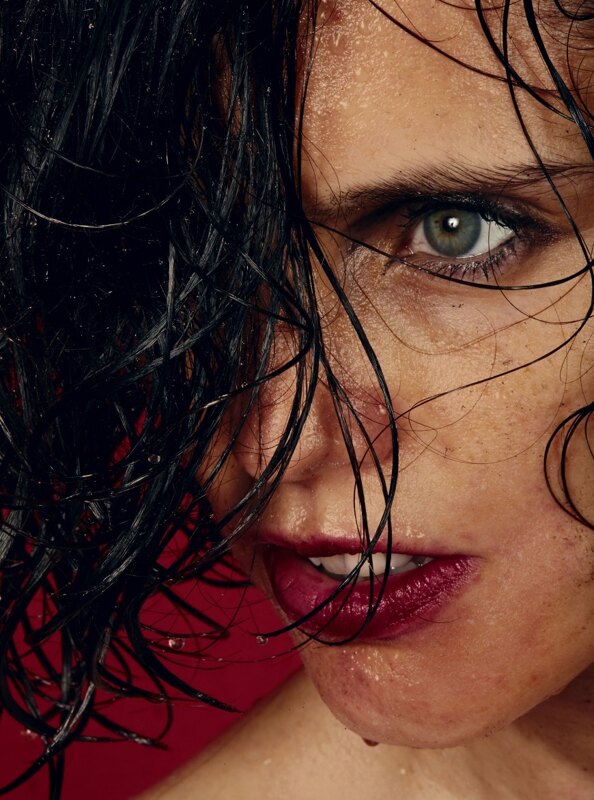 Anna Calvi " Hunted" out  today