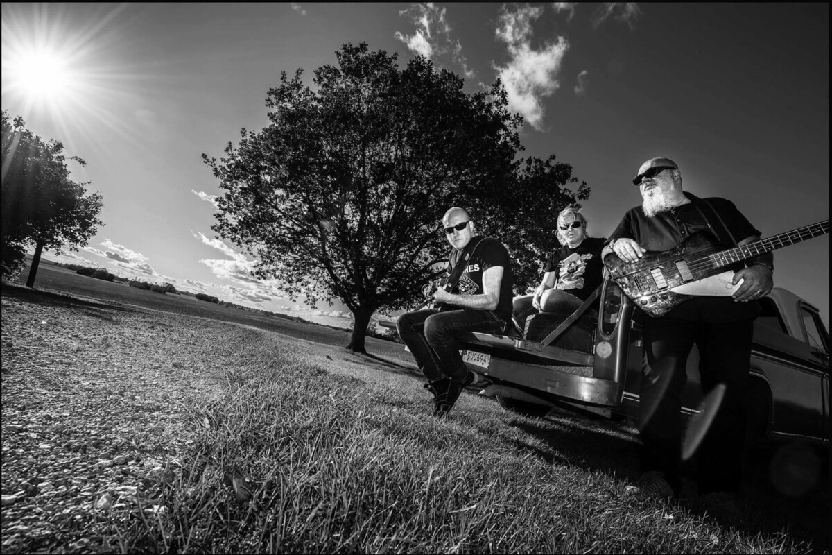 Burner Swedish hard rockers sign to Time To Kill Records!