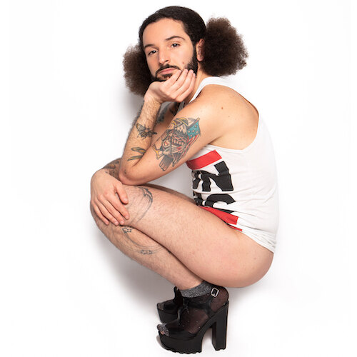 LGBT activist Jaouad releaset nieuwe single 'Time' met 2 videoclips