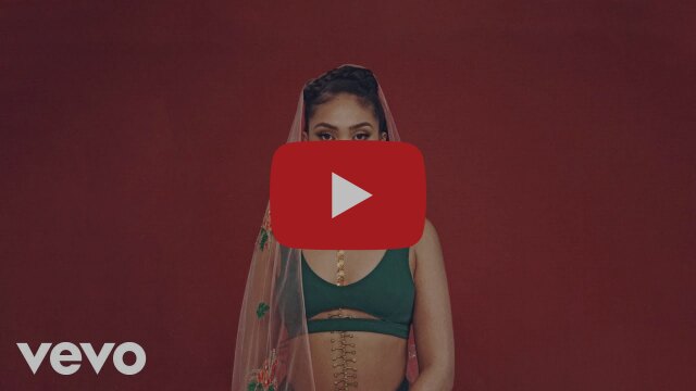 Joy Crookes stelt single Anyone Buy Me voor