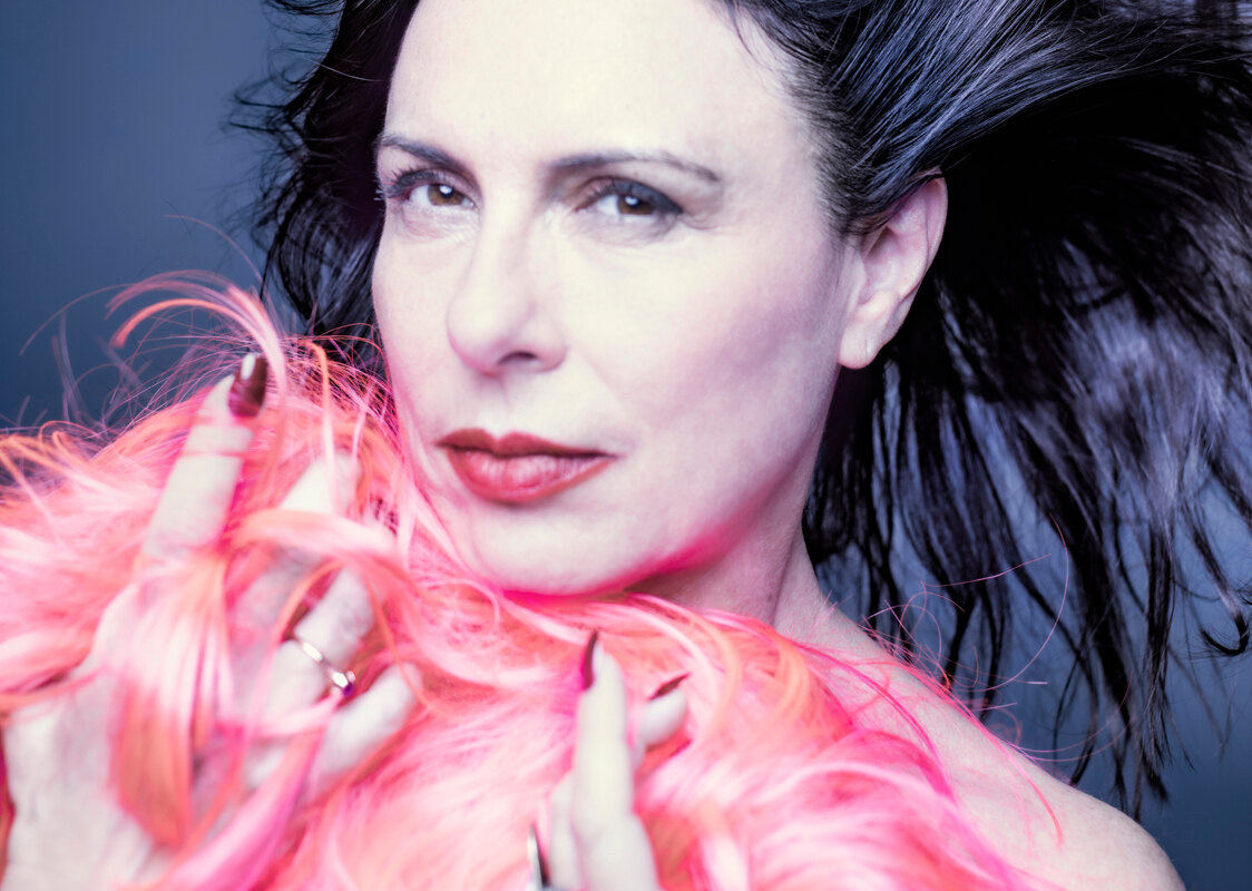 Marynka brengt hoop in bange dagen met nieuwe single ‘Dismay Waltz’