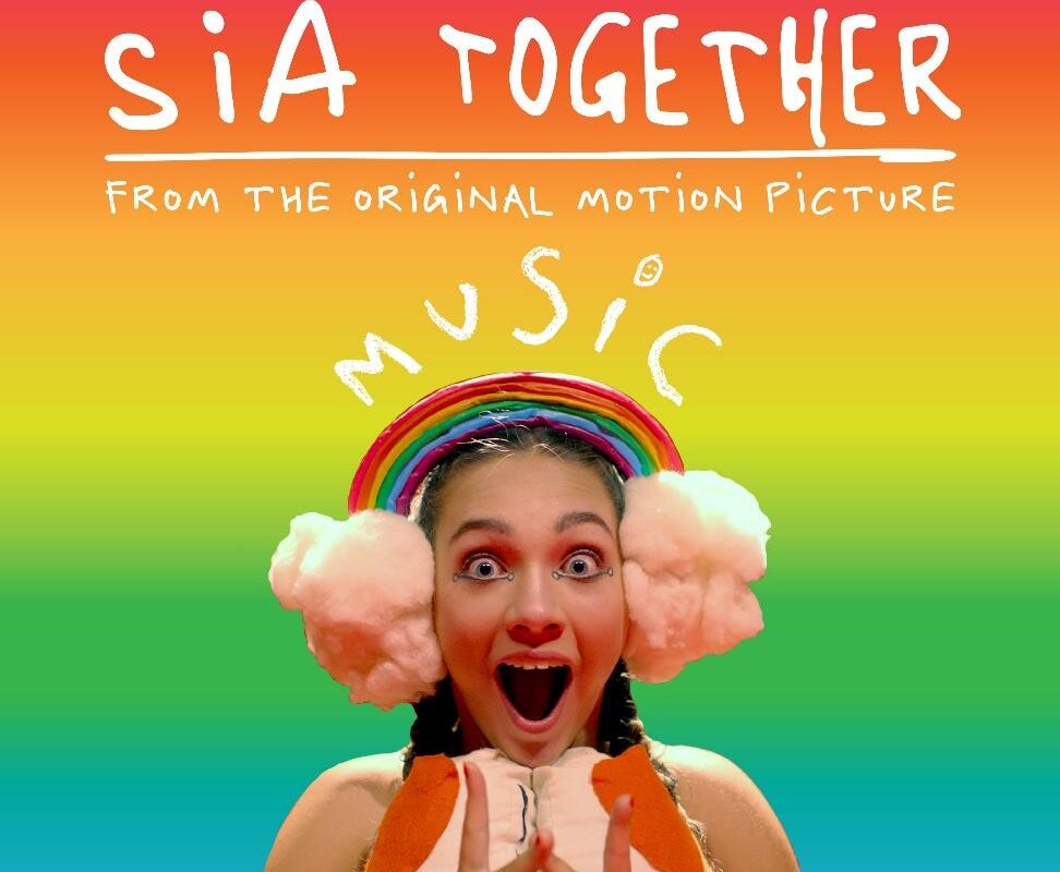 Sia is helemaal terug met haar gloednieuwe single 'Together' én kondigt haar regiedebuut aan met de film 'Music'