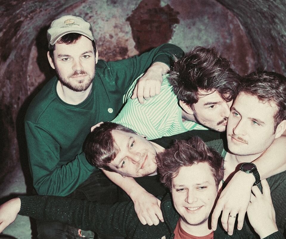 Punkband Captain Kaiser brengt ode aan het stamcafé met ‘Moscow Mule’