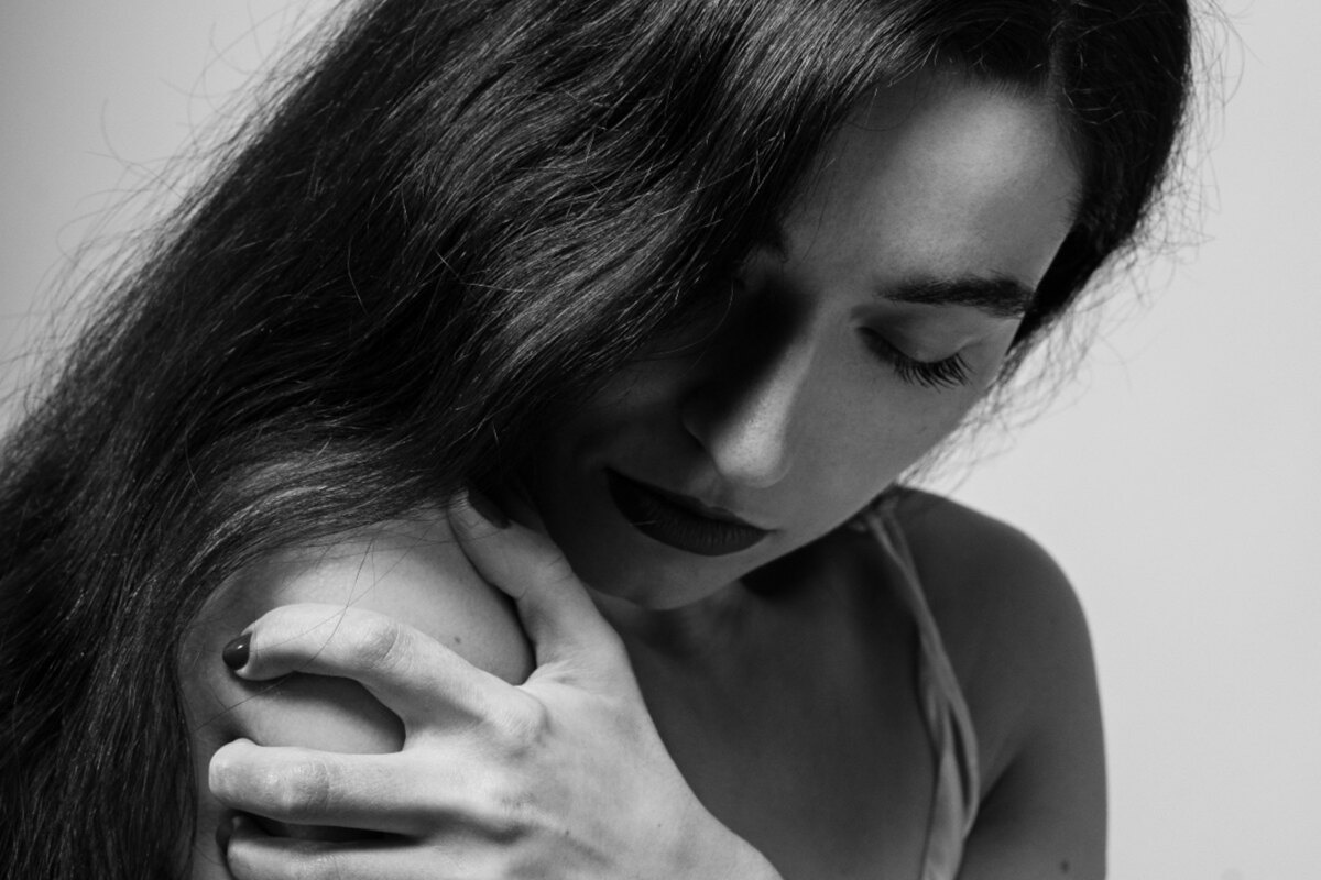 Belgium's Eva Swan Releases Sophomore EP - 'Let Me Hold You' 