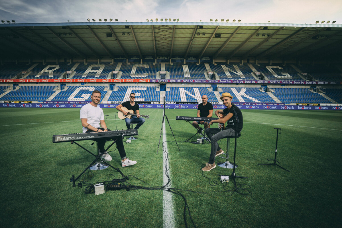 Kenn Colt: “In een leeg voetbalstadion, op de middenstip met de liveband. Ja, dat was kicken!”