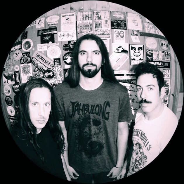 Stoner Doom trio Jahbulong premiere brand new single from upcoming album!