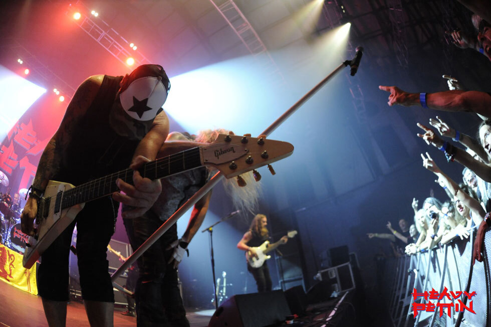 Heavy Pettin Announce Important Tour Update