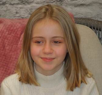 Sien zingt ‘Wat vieren we met Kerstmis’