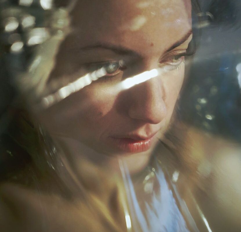 Vandaag kondigt Fridolijn de release aan van Chapter Two, en presenteert ze een nieuwe video voor haar single  ‘If Your Heart Were A City’