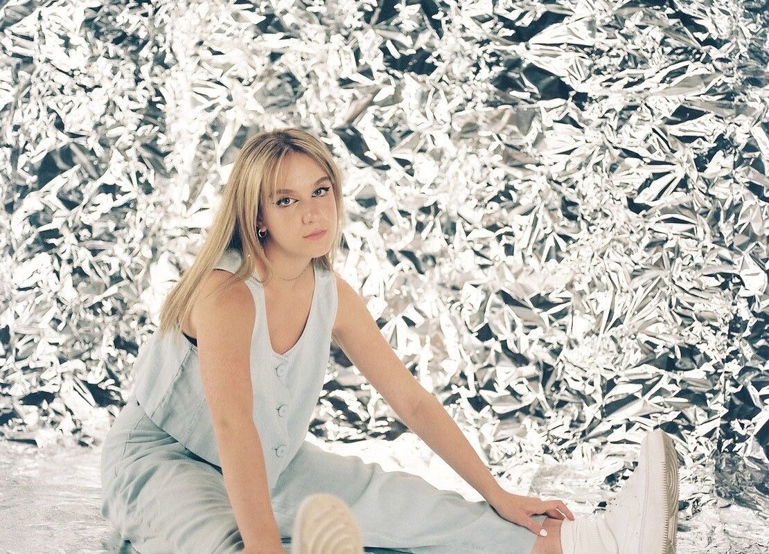 Molly Annelle Reveals Video "Never Better" 