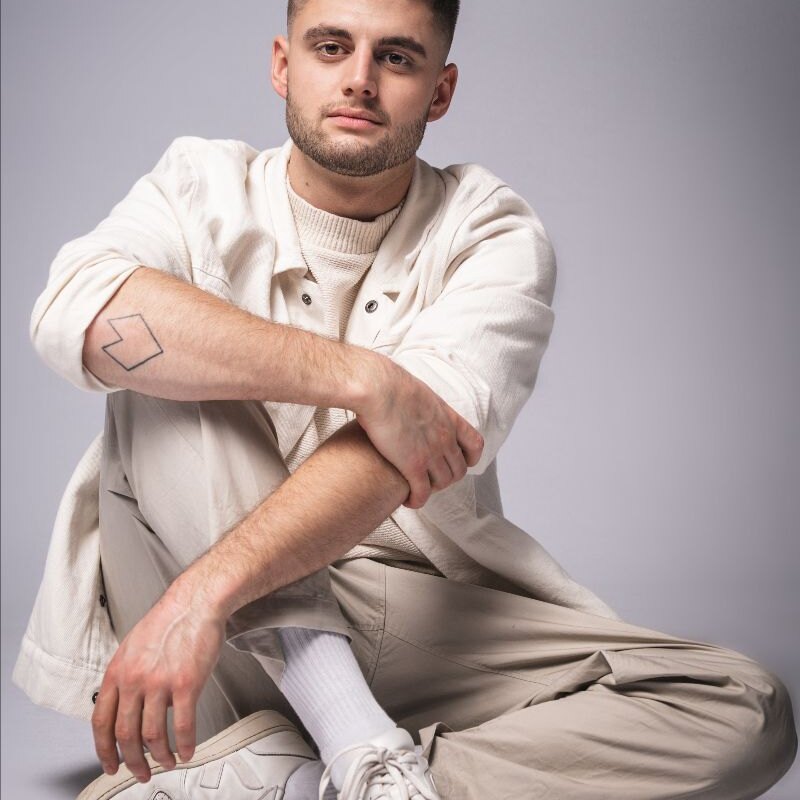 Max Apollo (Switzerland): New EP 'Power' out now (FFO: Nothing but Thieves, Biffy Clyro, Muse)
