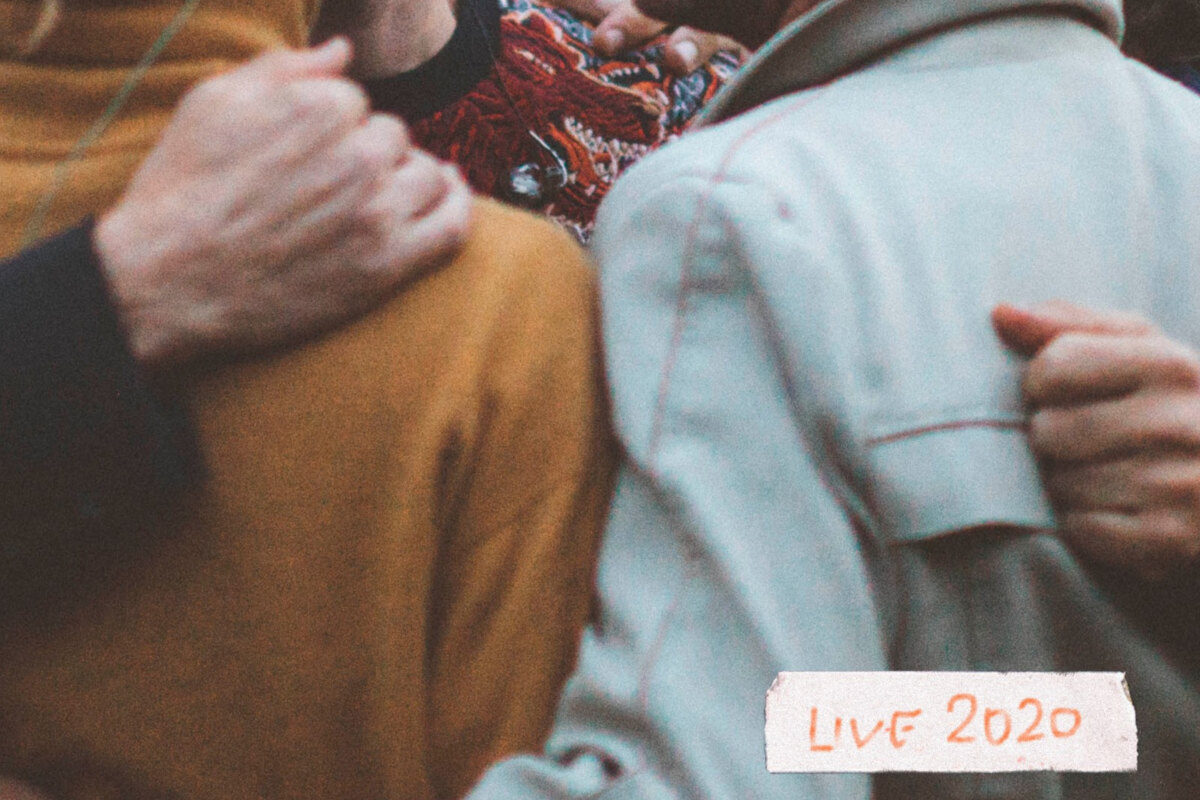 Het Zesde Metaal neemt afscheid van 2020met een – eat that, corona! – live-album