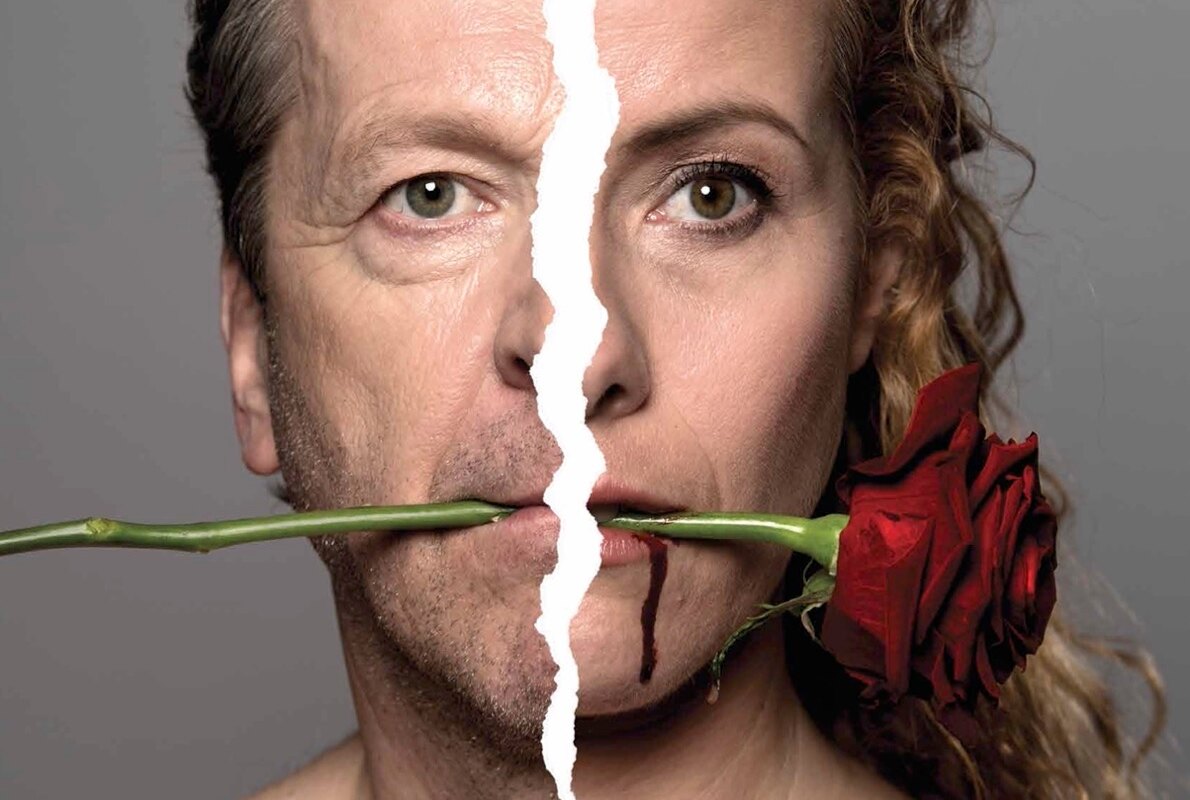  Judas TheaterProducties streamt tijdens de kerstdagen de musical De Rozenoorlog met Maike Boerdam en Lucas Van den Eynde.