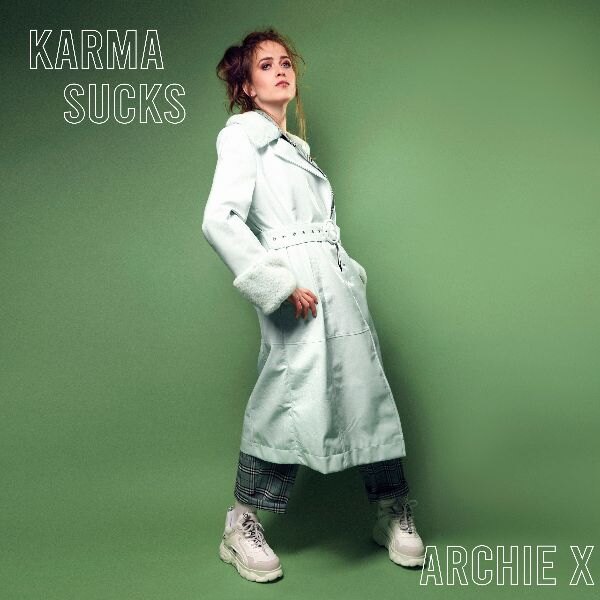 Archie X stelt nieuwe single 'Karma Sucks' voor
