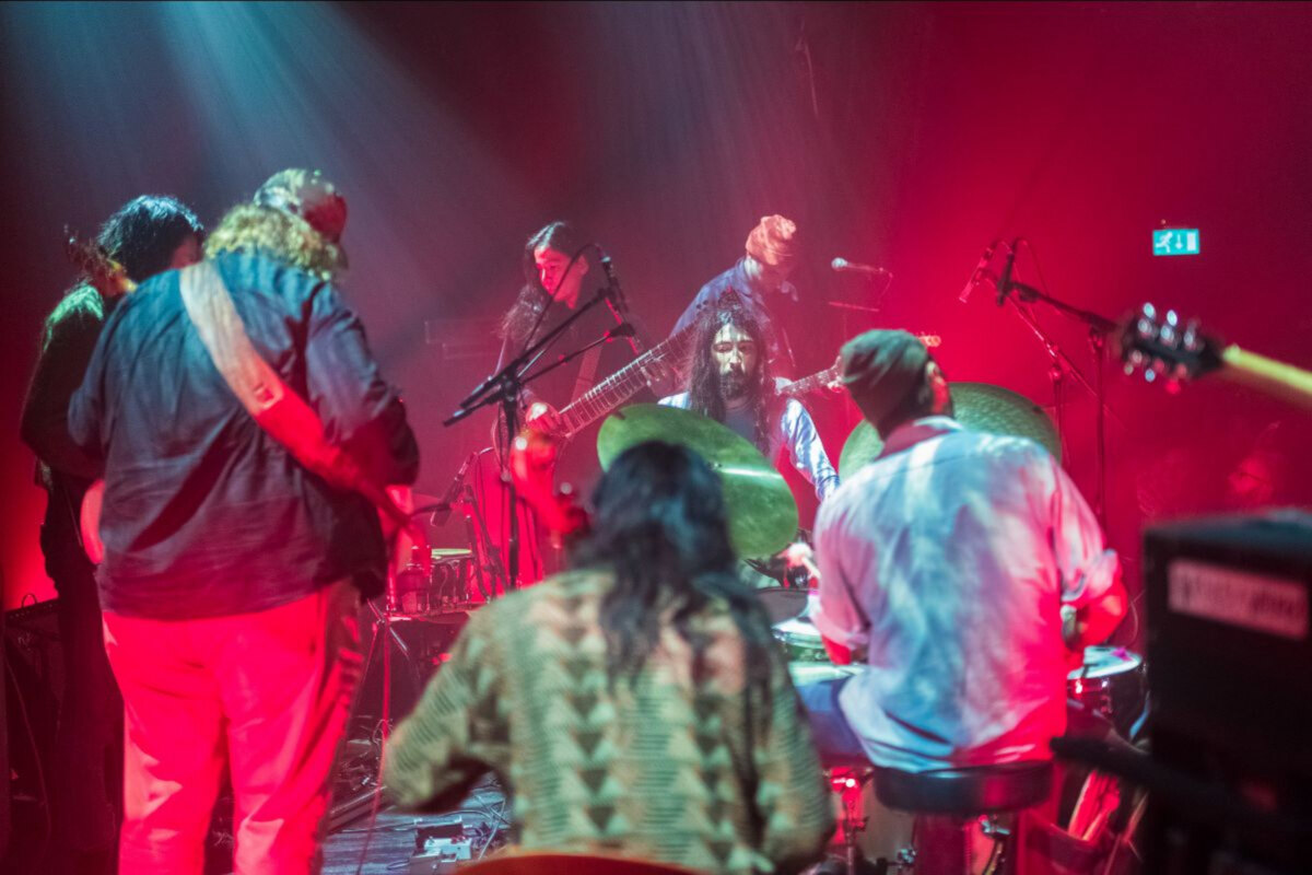 Ryley Walker & Kikagaku Moyo presenteren gezamenlijk live-album ‘Deep Fried Grandeur’, opgenomen op Le Guess Who? 2018