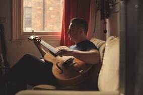 Ed Cosens releases ‘Lovers Blues’ video filmed at iconic Sheffield venue The Leadmill