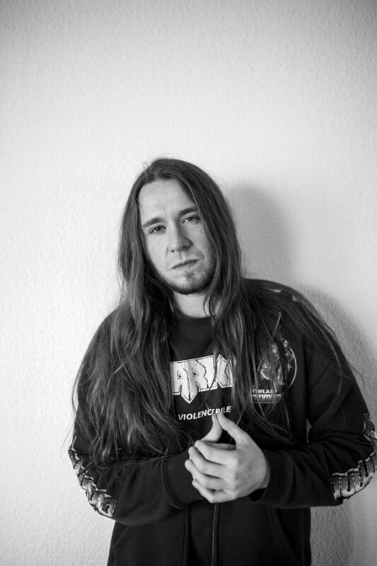 Statement Rezet on arrival of Lorenz Kandolf (bass guitar) / Bjarne Otto’s departure