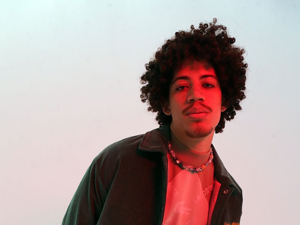 Gloednieuwe artiest OLA lanceert zijn eerste single 'Long Night'