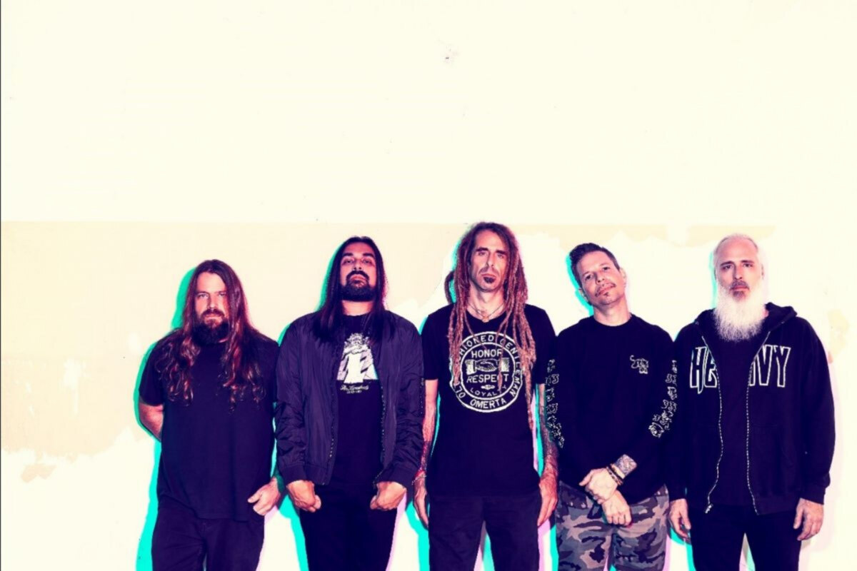 Lamb Of God - Premieres Live Video For "Memento Mori (Live)"!
