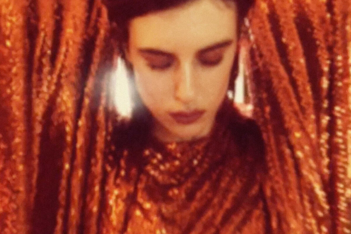 Sylvie Kreusch lost The Subs remix van ‘Just A Touch Away’