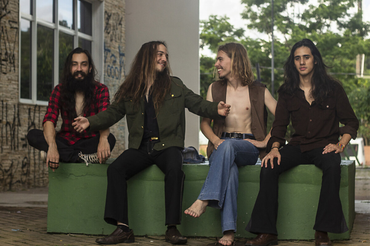 Corehum revives the 70s heavy metal and rock with touches of contemporaneity in the release of “Let me see”