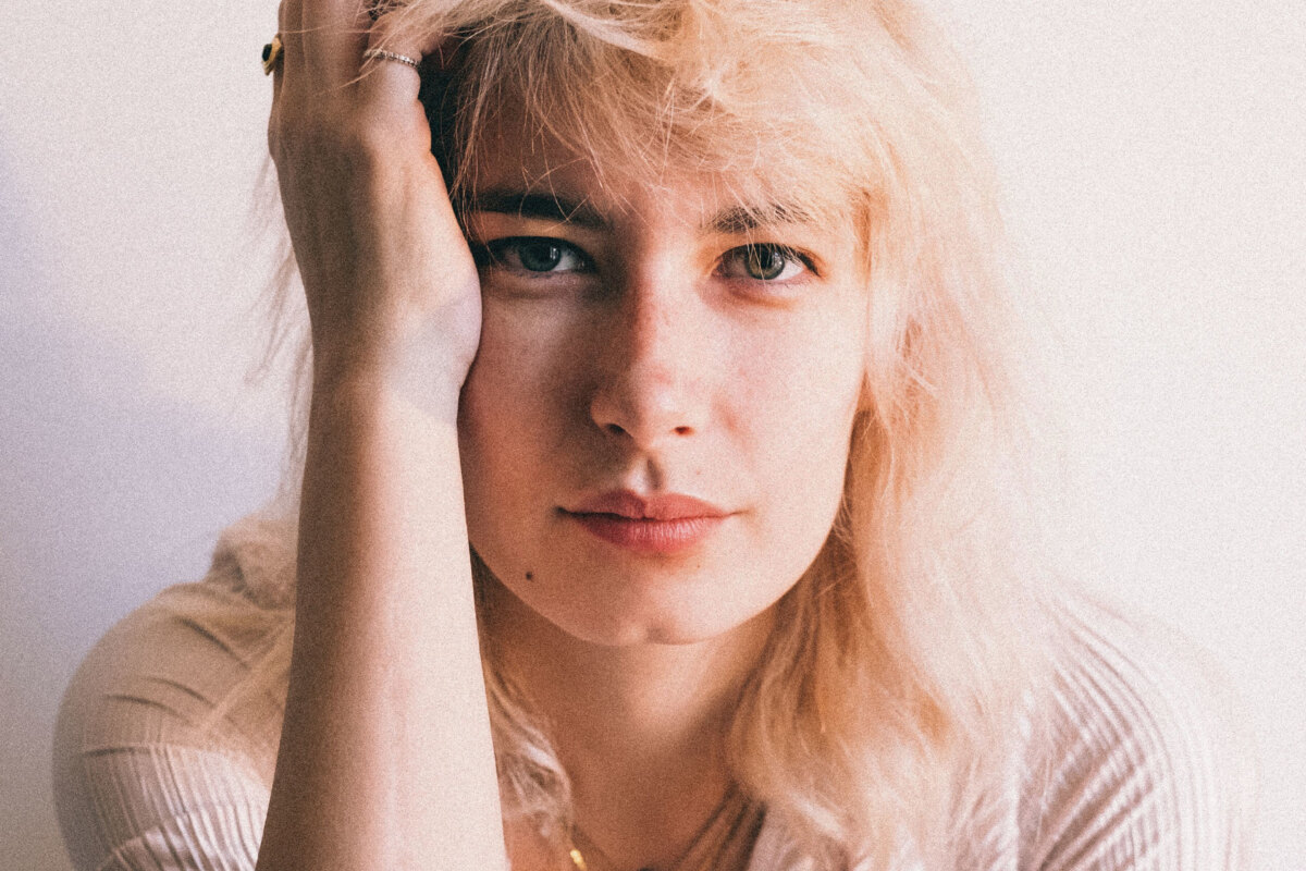 Meis (Aysha De Groot) debuteert vandaag met EP één