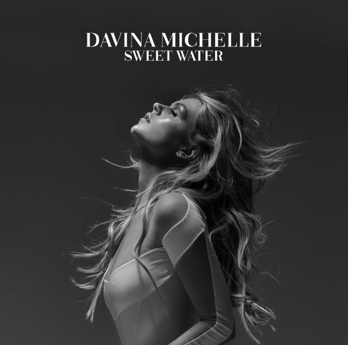 Davina Michelle brengt bijzondere water-act op Eurovisiesongfestival