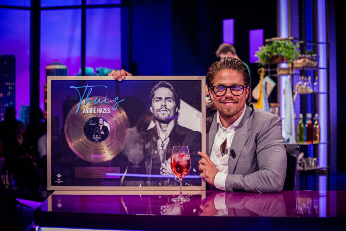 André Hazes haalt goud in België met 'Thuis'